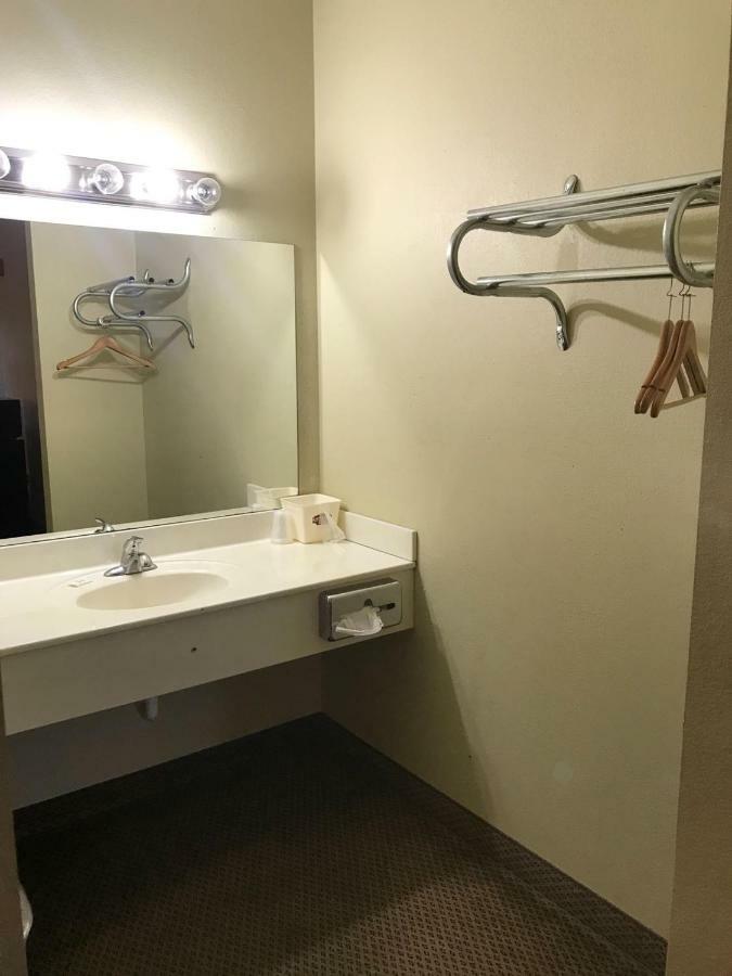 City Heart Inn & Suites Piedmont ภายนอก รูปภาพ